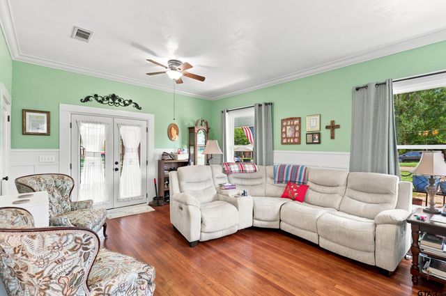 542 Jefferson, Pittsburg, TX 75686