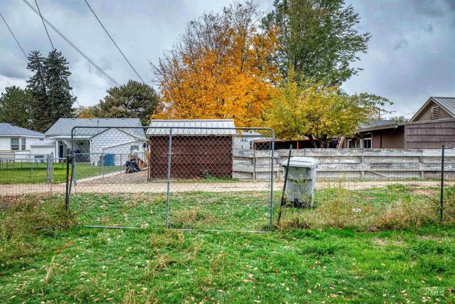 307 S Locust Street, Nampa, ID 83686