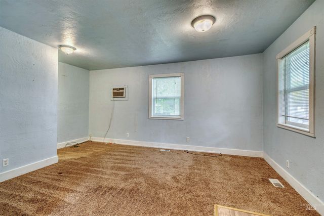 307 S Locust Street, Nampa, ID 83686