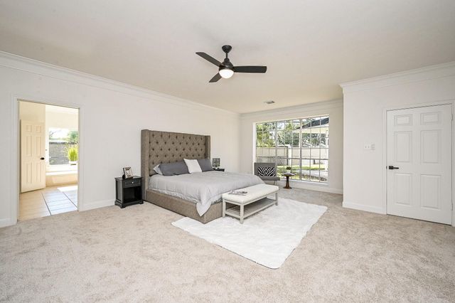 2111 Walnut Creek Drive, League City, TX 77573