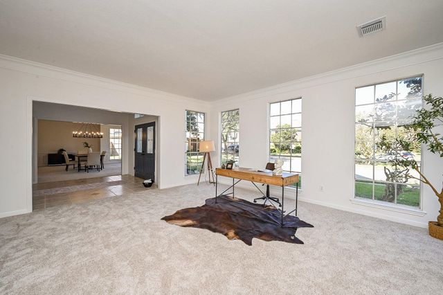 2111 Walnut Creek Drive, League City, TX 77573