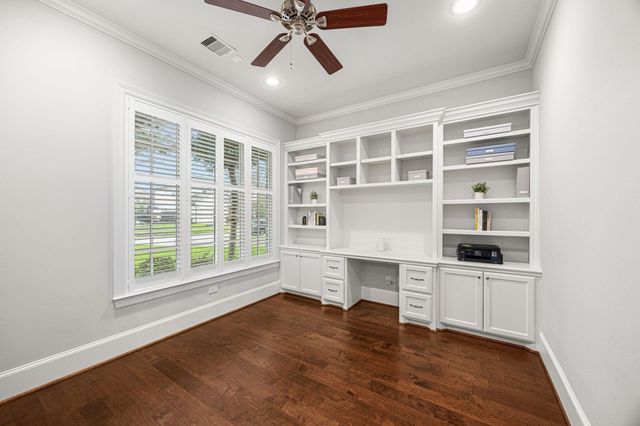 1355 Chippendale Road, Houston, TX 77018