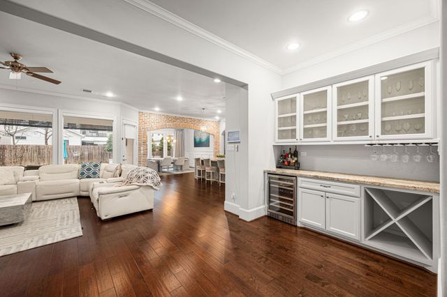 1355 Chippendale Road, Houston, TX 77018