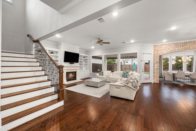 1355 Chippendale Road, Houston, TX 77018