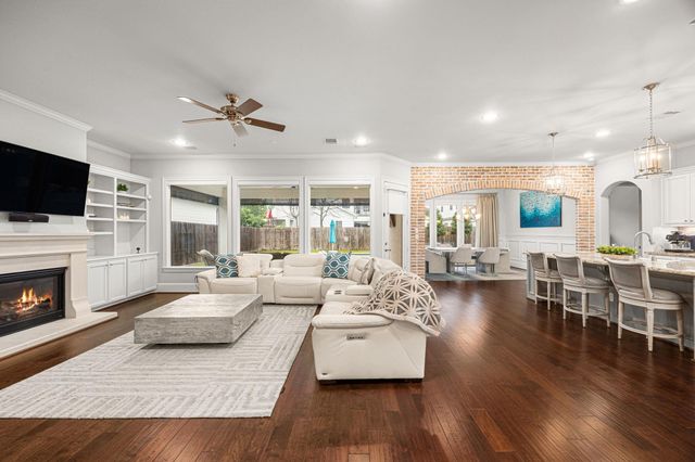 1355 Chippendale Road, Houston, TX 77018