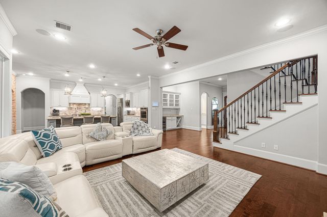 1355 Chippendale Road, Houston, TX 77018