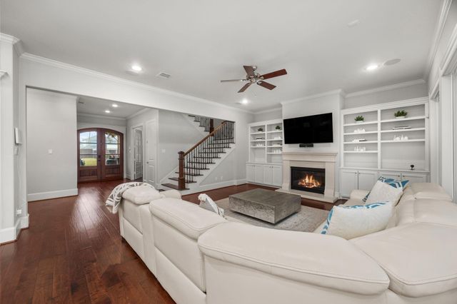 1355 Chippendale Road, Houston, TX 77018