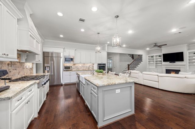 1355 Chippendale Road, Houston, TX 77018