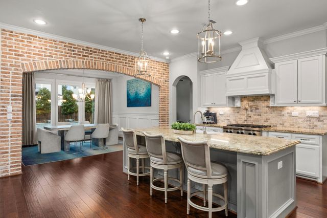 1355 Chippendale Road, Houston, TX 77018