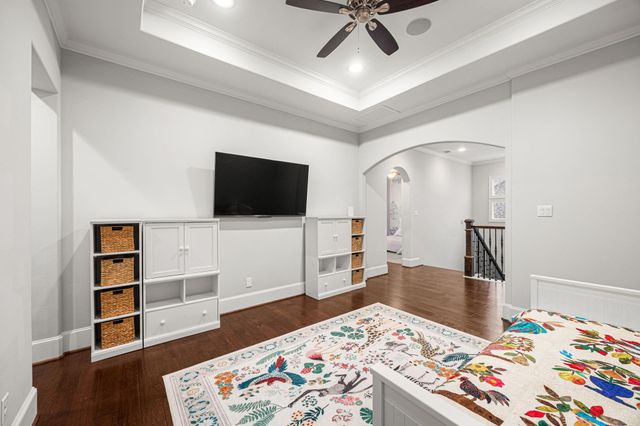 1355 Chippendale Road, Houston, TX 77018