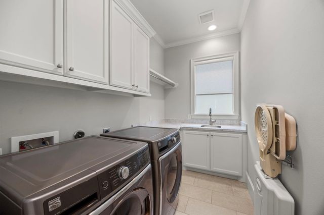 1355 Chippendale Road, Houston, TX 77018