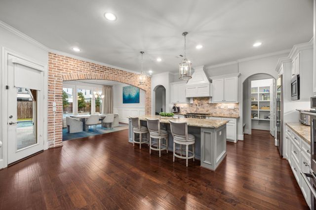 1355 Chippendale Road, Houston, TX 77018