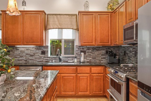 432 Mira Monte Ct, Roseville, CA 95747