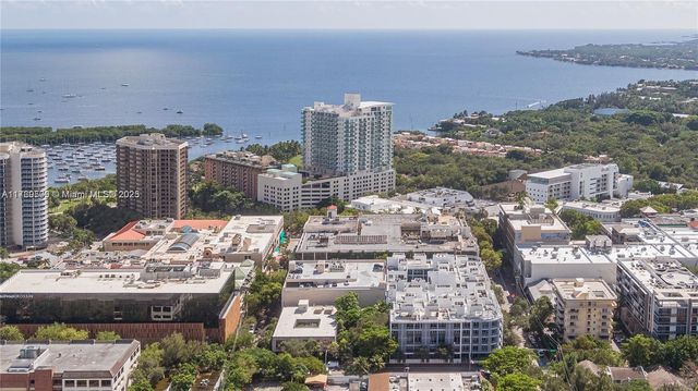 2940 Oak Ave, Miami, FL 33133