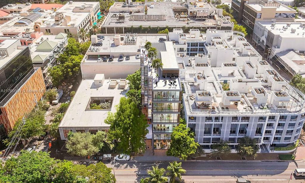 2940 Oak Ave, Miami, FL 33133