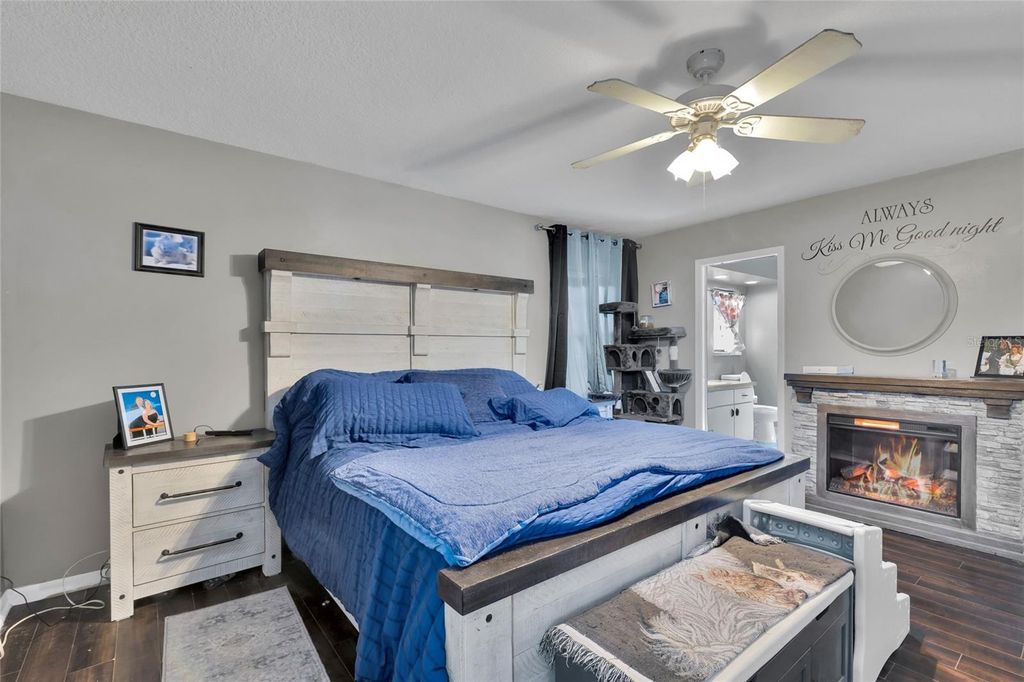 Image 14 of property listing at 3928 SE 14TH PLACE, Ocala, FL 34471