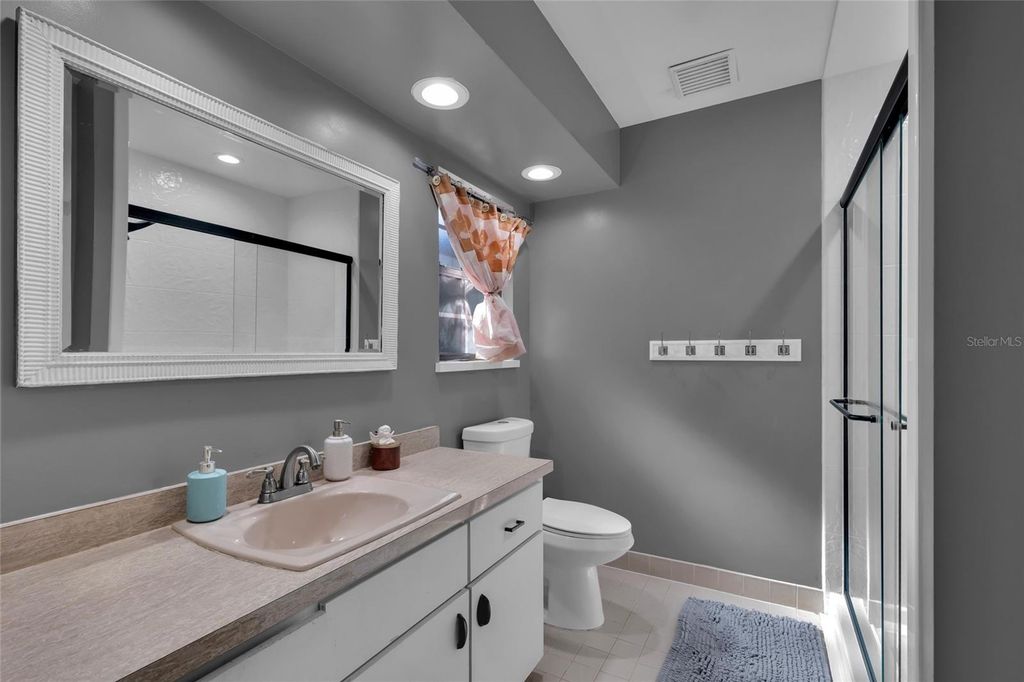 Image 16 of property listing at 3928 SE 14TH PLACE, Ocala, FL 34471