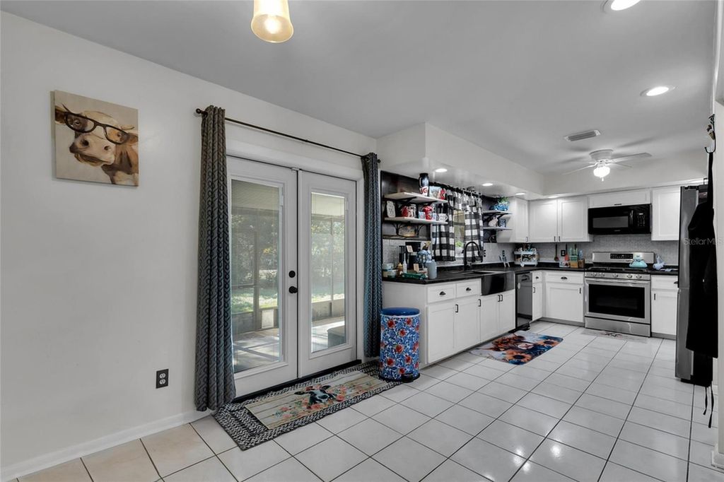 Image 17 of property listing at 3928 SE 14TH PLACE, Ocala, FL 34471