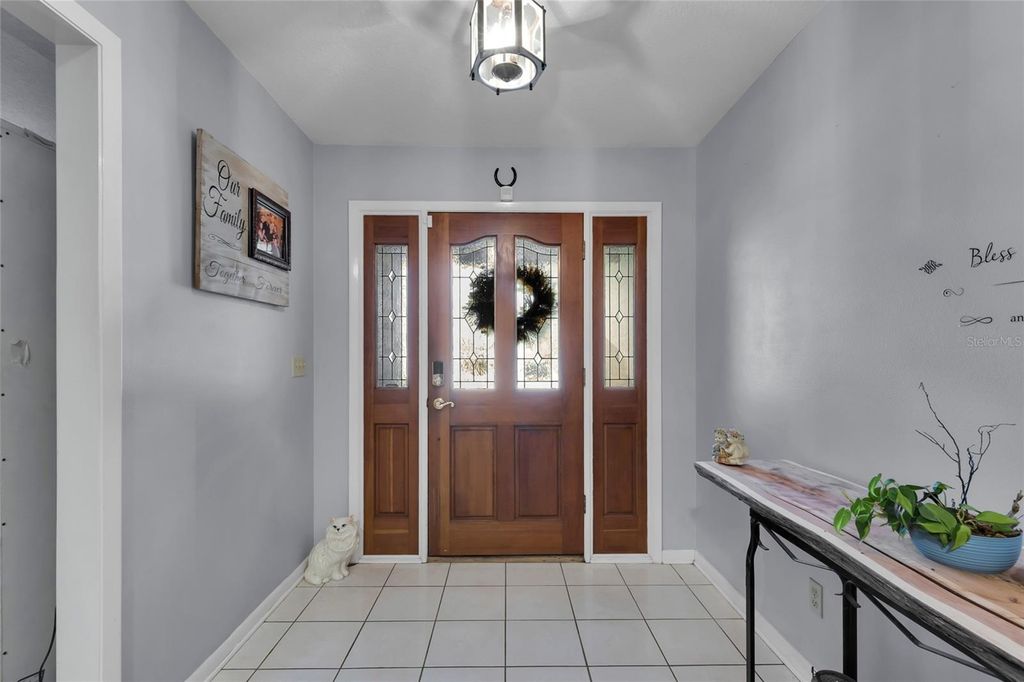 Image 3 of property listing at 3928 SE 14TH PLACE, Ocala, FL 34471