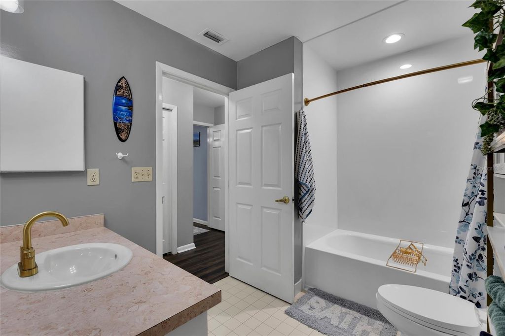 Image 24 of property listing at 3928 SE 14TH PLACE, Ocala, FL 34471