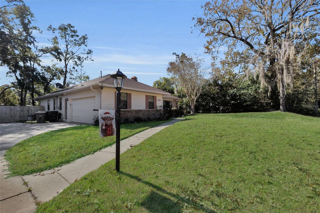 Image 33 of property listing at 3928 SE 14TH PLACE, Ocala, FL 34471