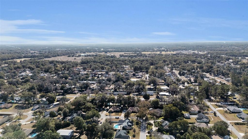 Image 40 of property listing at 3928 SE 14TH PLACE, Ocala, FL 34471