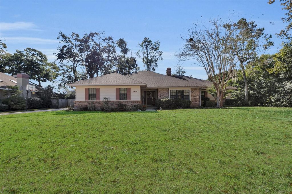 Image 45 of property listing at 3928 SE 14TH PLACE, Ocala, FL 34471