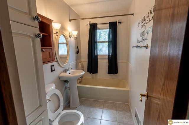 2918 N 65Th Street, Lincoln, NE 68507