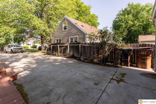 2918 N 65Th Street, Lincoln, NE 68507