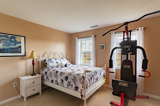 83 Bay Road, Hadley, MA 01035