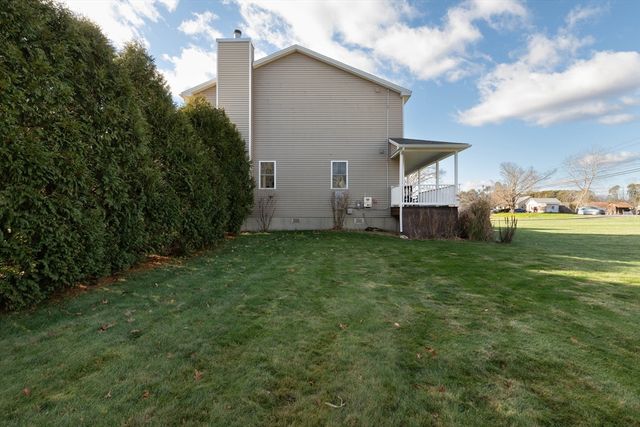 83 Bay Road, Hadley, MA 01035