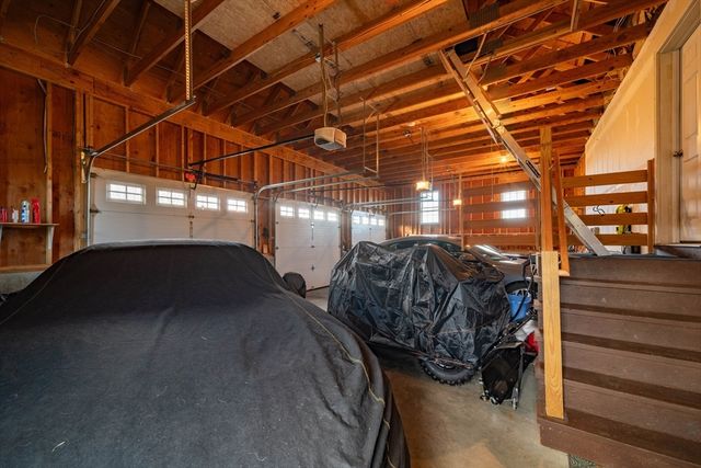 83 Bay Road, Hadley, MA 01035