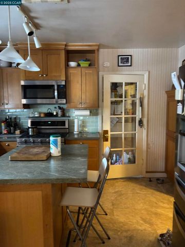 500 Pershing Drive, San Leandro, CA 94577