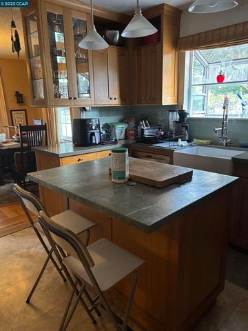 500 Pershing Drive, San Leandro, CA 94577