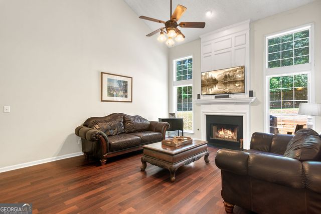 1335 Lyndhurst Way, Roswell, GA 30075