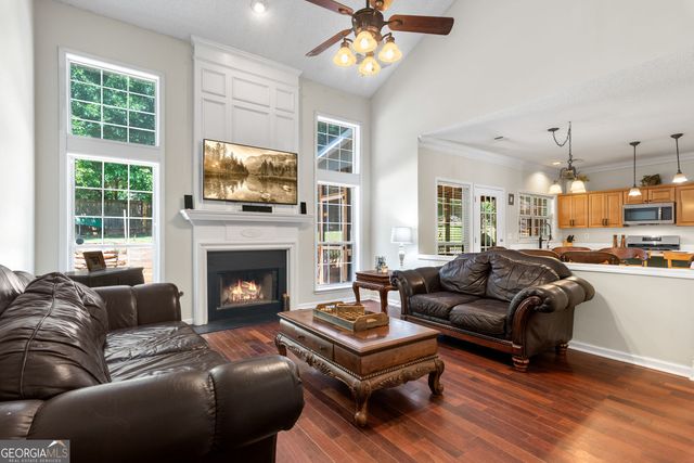 1335 Lyndhurst Way, Roswell, GA 30075