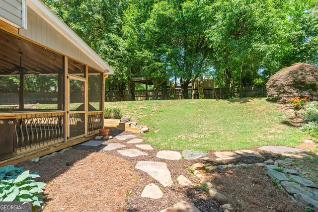 1335 Lyndhurst Way, Roswell, GA 30075