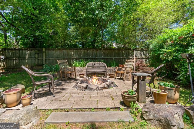 1335 Lyndhurst Way, Roswell, GA 30075