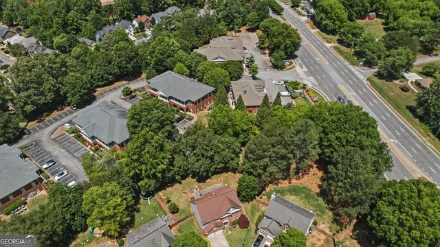 1335 Lyndhurst Way, Roswell, GA 30075