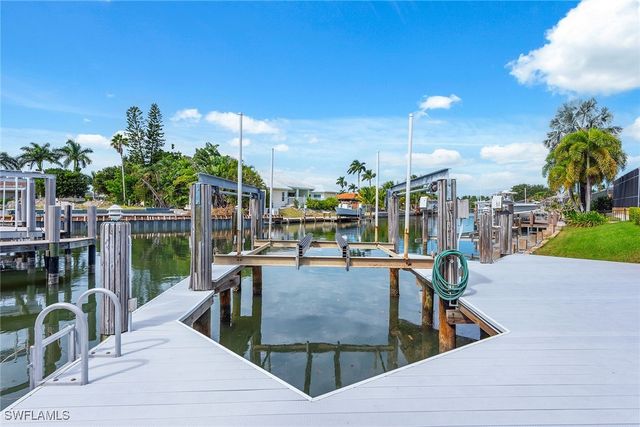 200 N Barfield DR, Marco Island, FL 34145