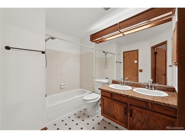 15566 E Louisiana Ave, Aurora, CO 80017