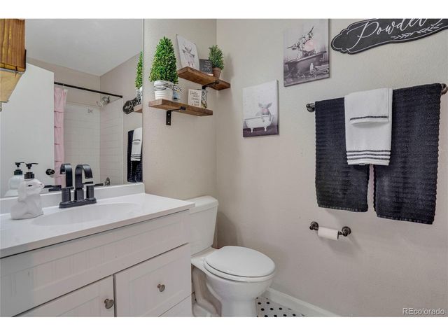 45523 Sun Country Dr, Elizabeth, CO 80107