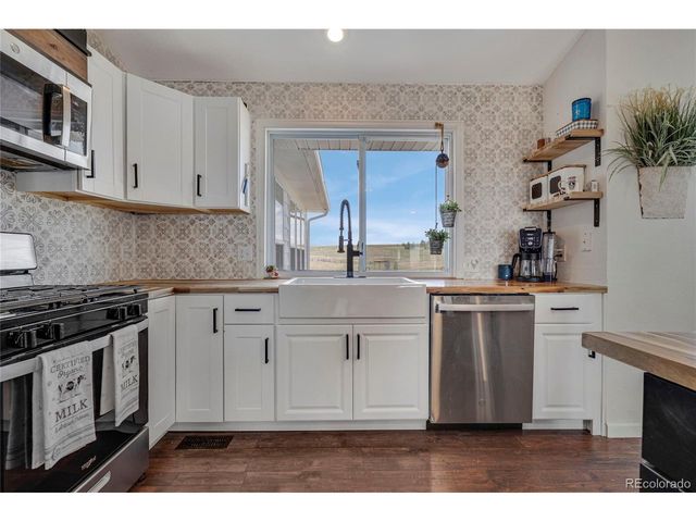 45523 Sun Country Dr, Elizabeth, CO 80107