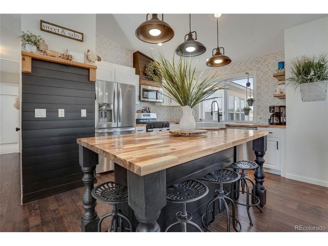 45523 Sun Country Dr, Elizabeth, CO 80107