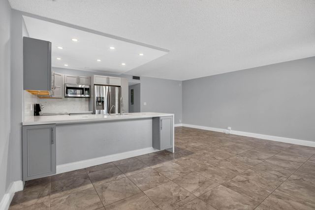 1804 ELEUTHERA Point J1, Coconut Creek, FL 33066