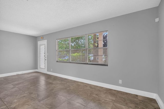 1804 ELEUTHERA Point J1, Coconut Creek, FL 33066