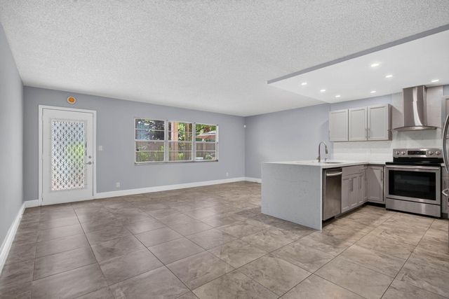 1804 ELEUTHERA Point J1, Coconut Creek, FL 33066