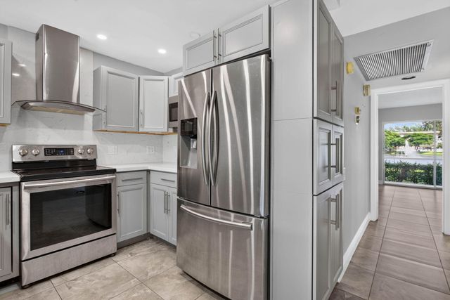 1804 ELEUTHERA Point J1, Coconut Creek, FL 33066
