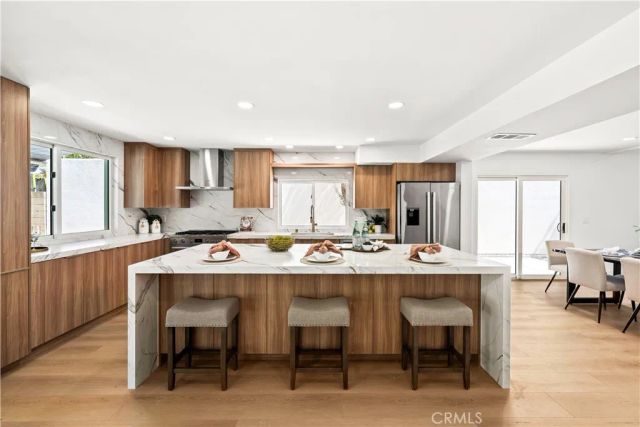 3368 California, Costa Mesa, CA 92626