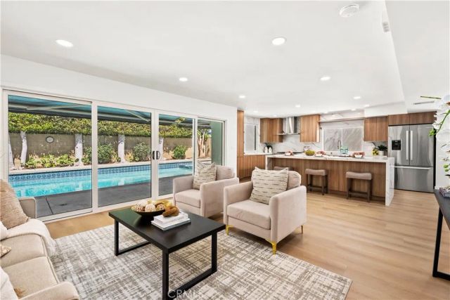 3368 California, Costa Mesa, CA 92626